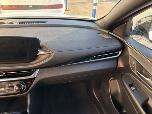 Used 2025 Buick Envista Sport Touring image 35