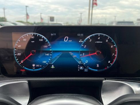 Used 2023 Mercedes-Benz GLB 250 4MATIC w/ Premium Package image 28