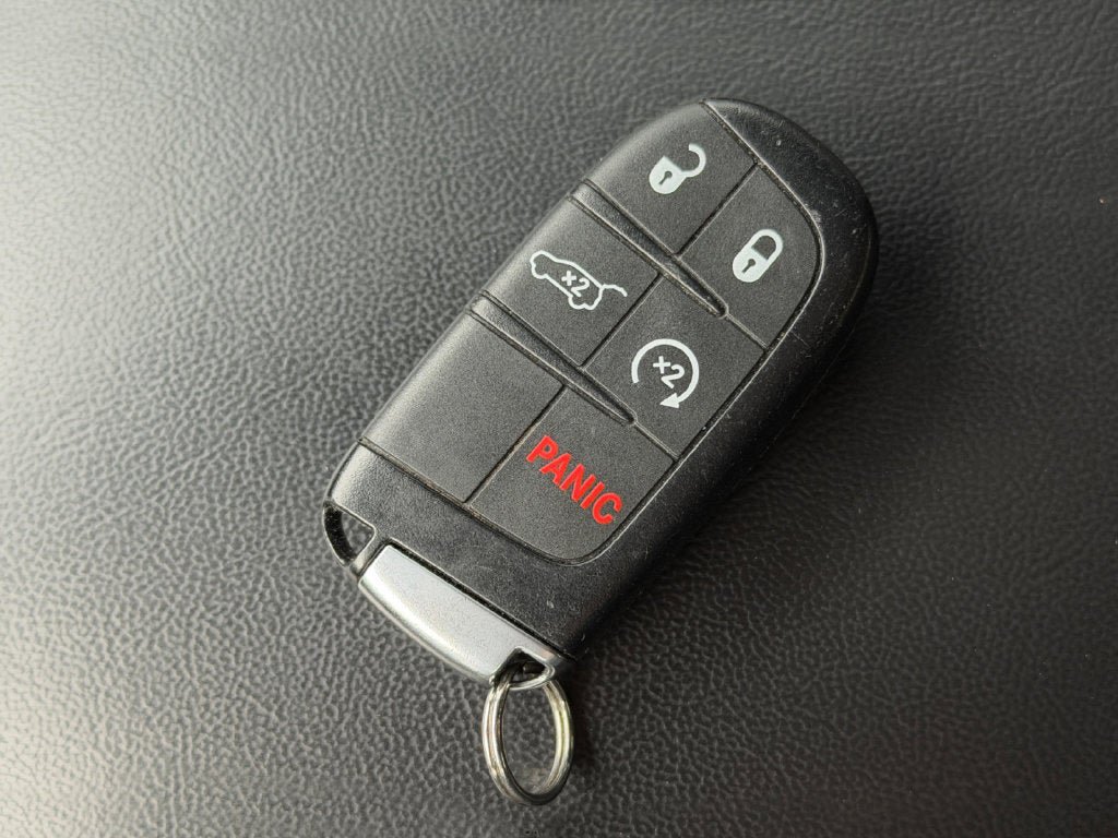 Used 2016 Jeep Grand Cherokee Limited AWD/4WD image 31
