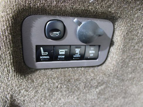 Used 2018 Lincoln MKT AWD w/ Technology Package image 9