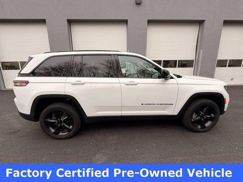 Certified 2025 Jeep Grand Cherokee Altitude image 8