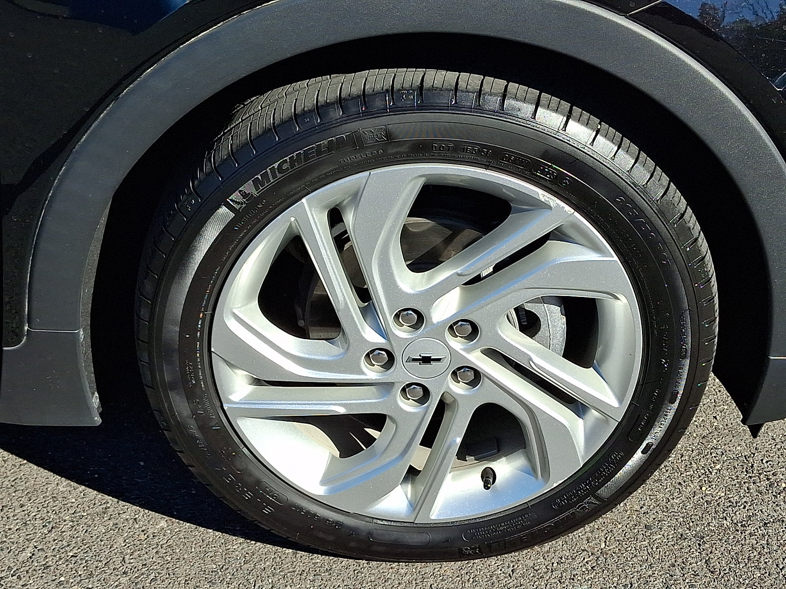 Used 2023 Chevrolet Bolt LT FWD image 8