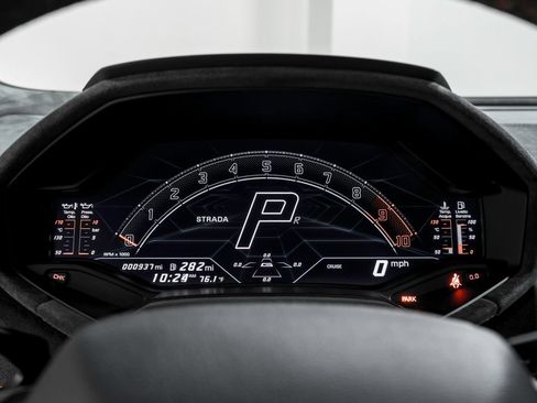 Used 2023 Lamborghini Huracan Tecnica RWD image 15