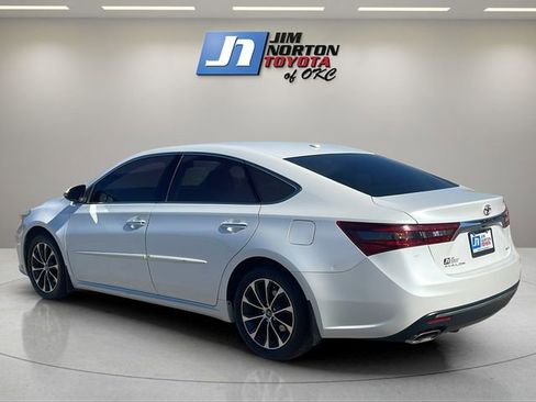 Used 2017 Toyota Avalon XLE Premium image 7