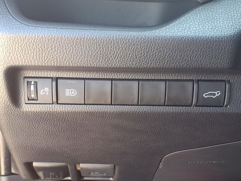 Used 2025 Toyota RAV4 XLE w/ Convenience Package AWD/4WD image 10
