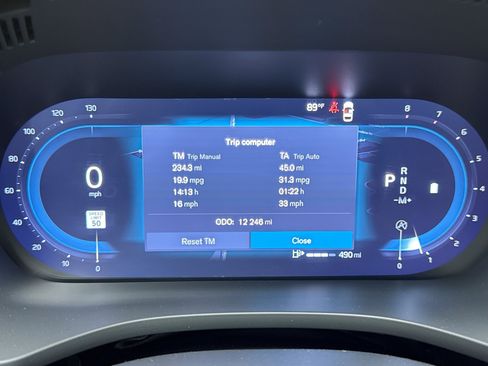 Used 2025 Volvo XC60 B5 Plus image 10