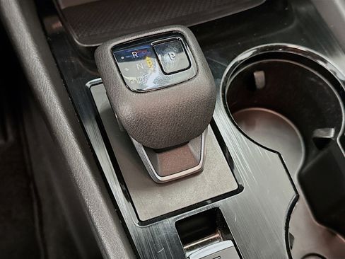 Used 2023 Nissan Rogue SV image 24