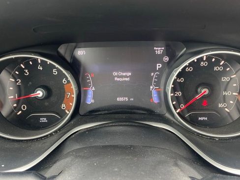 Used 2018 Jeep Compass Latitude w/ Popular Equipment Group FWD image 2
