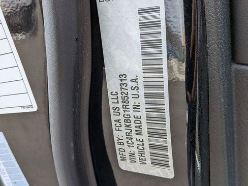 Certified 2024 Jeep Grand Cherokee L Limited w/ Luxury Tech Group II image 35