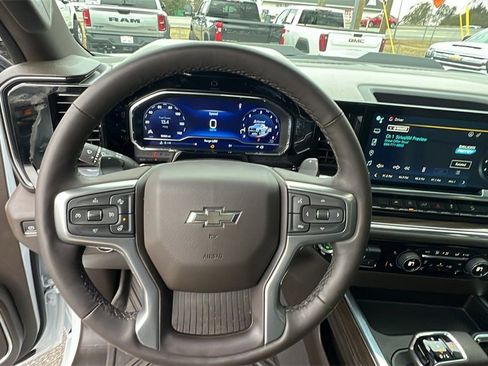 Used 2024 Chevrolet Silverado 1500 LT Trail Boss w/ Convenience Package II image 25