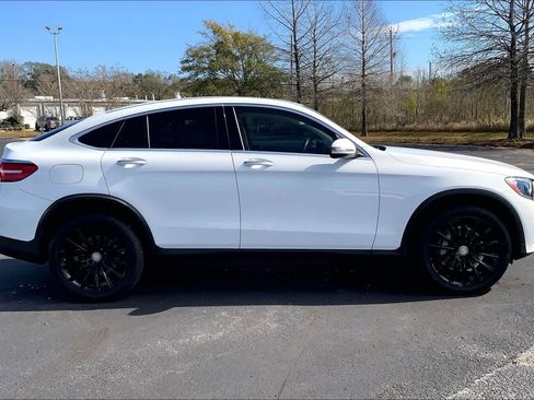 Used 2017 Mercedes-Benz GLC 300 4MATIC Coupe image 34
