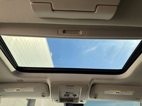 Used 2020 Chevrolet Tahoe Premier AWD/4WD image 31
