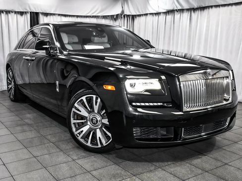 Used 2018 Rolls-Royce Ghost image 3