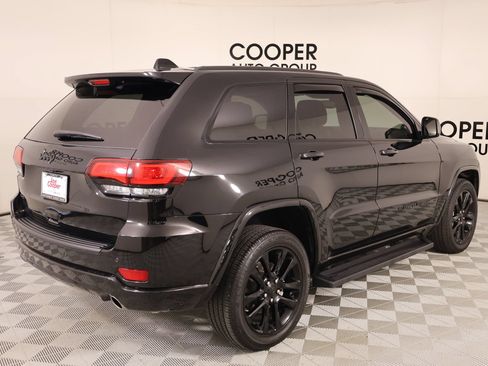 Used 2022 Jeep Grand Cherokee Laredo X AWD/4WD image 21