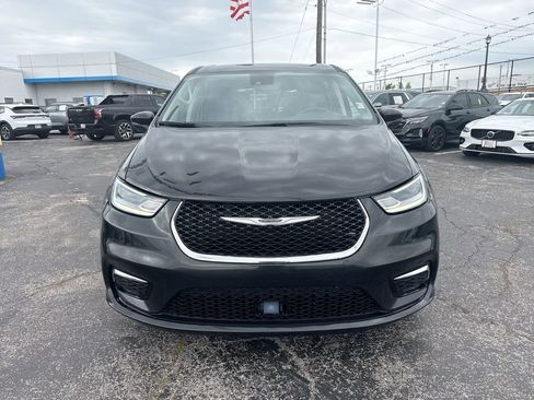 Used 2023 Chrysler Pacifica Touring-L FWD image 30