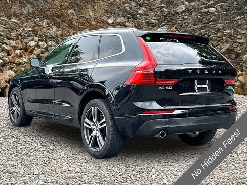 Used 2018 Volvo XC60 T5 Momentum w/ Vision Package AWD/4WD image 11