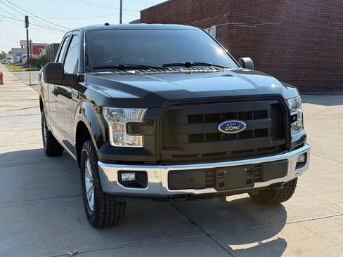 Used 2017 Ford F150 XL w/ Equipment Group 101A Mid AWD/4WD image 3