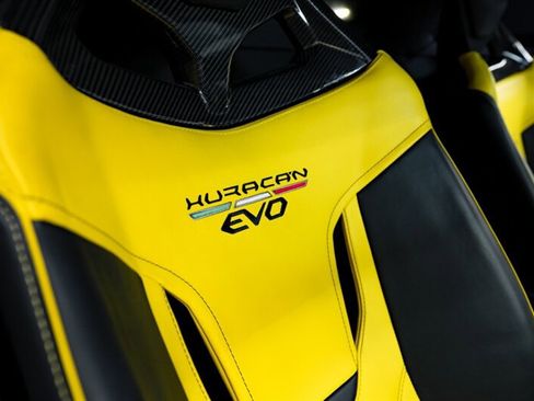 Used 2020 Lamborghini Huracan EVO image 26