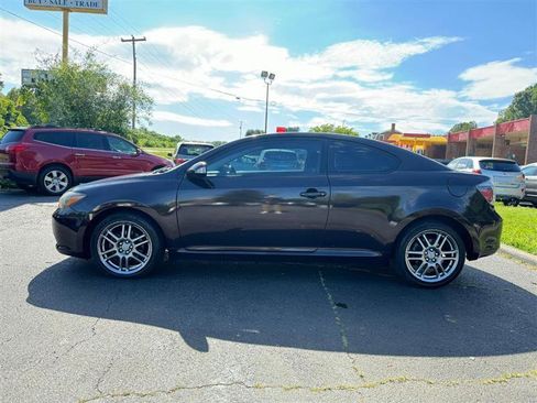 Used 2010 Scion tC FWD image 8