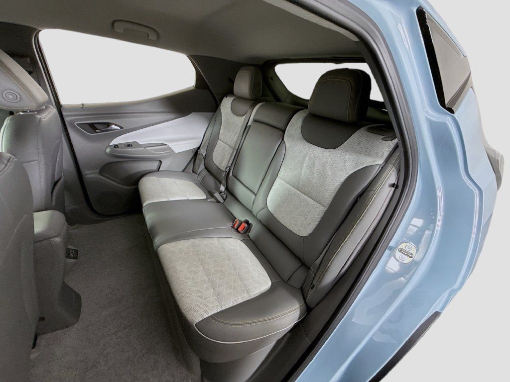 Used 2022 Chevrolet Bolt EUV Premier FWD image 24