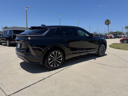 Used 2024 Cadillac Lyriq Sport AWD/4WD image 3