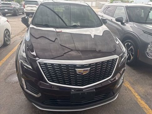 Used 2021 Cadillac XT5 Premium Luxury AWD/4WD image 2