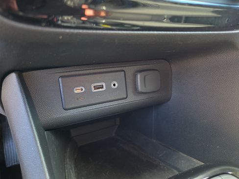 Used 2022 Buick Encore GX Select FWD image 23