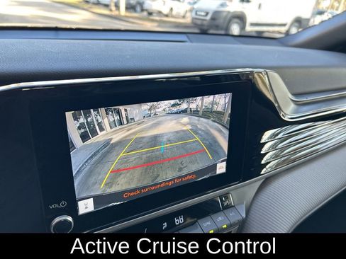 Used 2025 Toyota Camry SE image 9