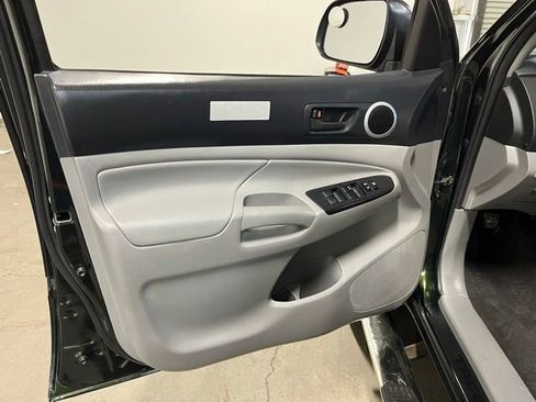 Used 2013 Toyota Tacoma PreRunner w/ TRD Off-Road Pkg RWD image 24
