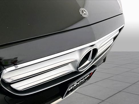 Used 2020 Mercedes-Benz E 350 4MATIC Sedan image 29