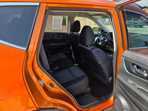 Used 2017 Nissan Rogue S w/ S Appearance Package image 18