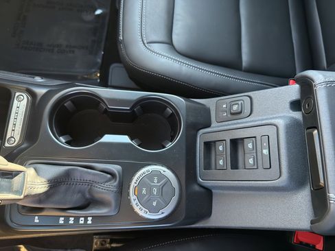 New 2025 Ford Bronco Outer Banks image 28