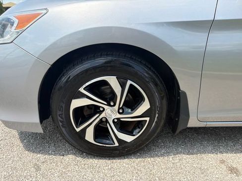 Used 2017 Honda Accord LX image 33