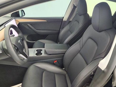 Used 2025 Tesla Model Y Long Range image 23