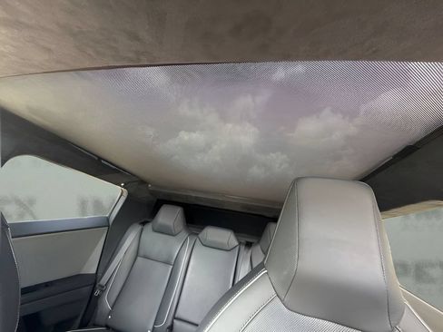 Used 2024 Tesla Cybertruck AWD Crew Cab image 10