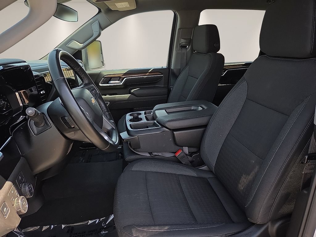 Used 2025 Chevrolet Silverado 2500 LT w/ Convenience Package AWD/4WD image 12