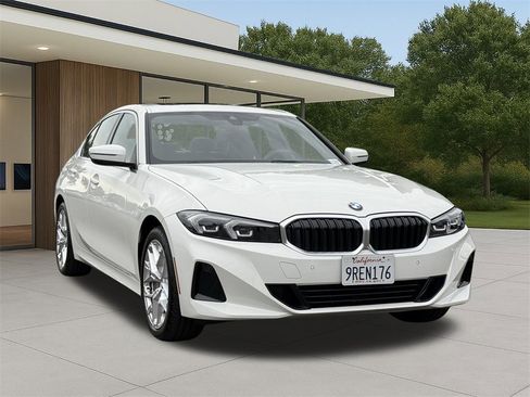 Used 2025 BMW 330i Sedan w/ Convenience Package image 4