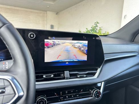 Used 2025 Chevrolet Equinox LT image 17