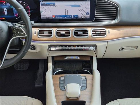 Used 2024 Mercedes-Benz GLE 450 4MATIC image 16