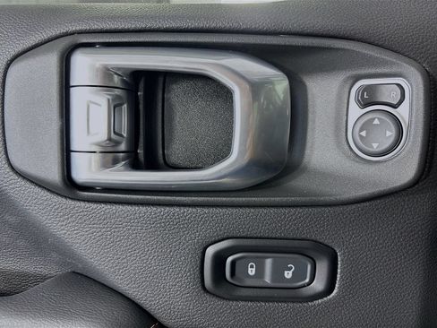 Used 2023 Jeep Gladiator Mojave w/ LED Lighting Group AWD/4WD image 18