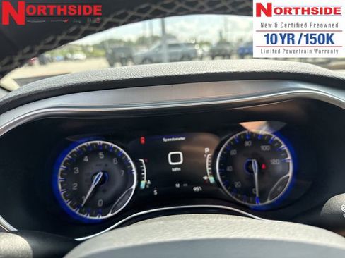 New 2026 Chrysler Pacifica Limited w/ Uconnect Theater Family Group image 19