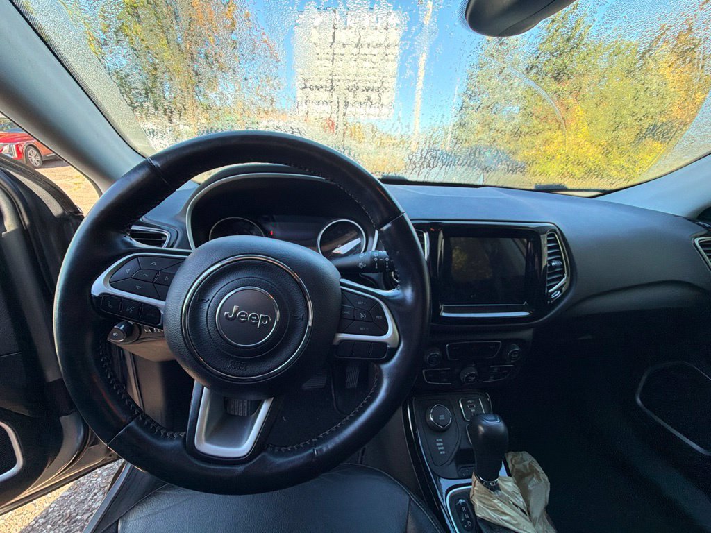 Used 2020 Jeep Compass Limited AWD/4WD image 10