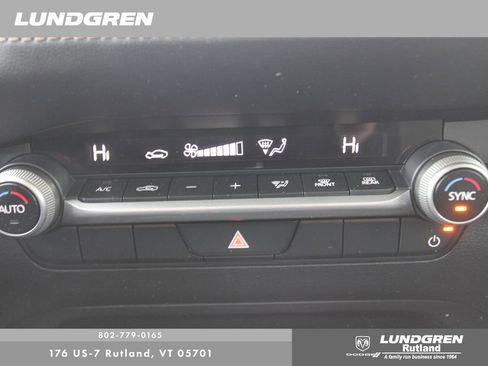 Used 2024 MAZDA MAZDA3 s image 19