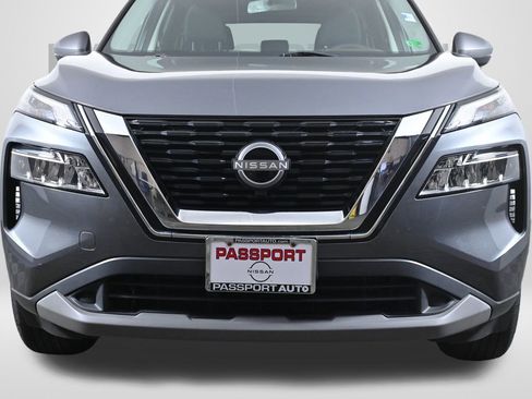 Certified 2022 Nissan Rogue SV image 2