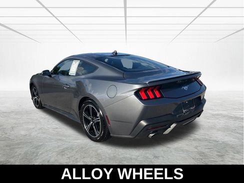 Used 2025 Ford Mustang Premium RWD image 7