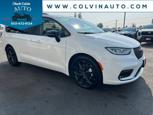 Used 2025 Chrysler Pacifica Limited FWD image 5