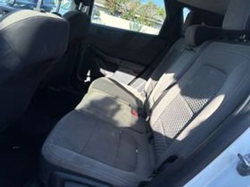 Used 2022 Ford Escape SE w/ SE Sport Appearance Package FWD image 10