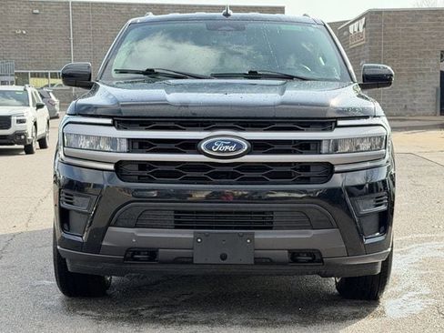 Used 2023 Ford Expedition Max XLT image 8