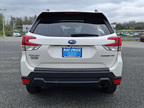 Used 2023 Subaru Forester Premium AWD/4WD image 5