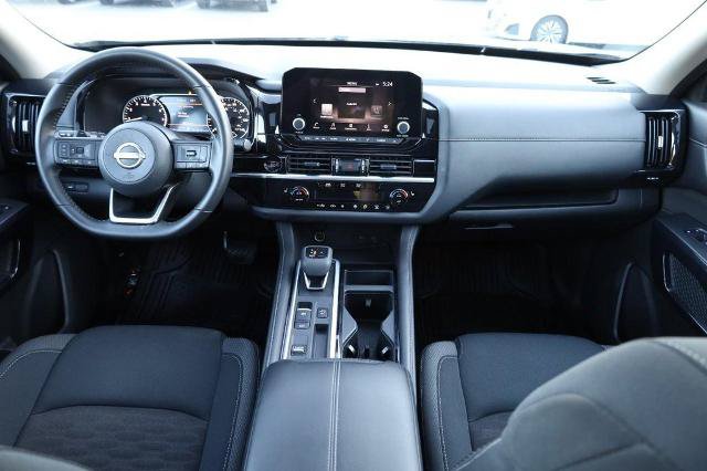 Certified 2025 Nissan Pathfinder SV w/ SV Premium Package FWD image 27